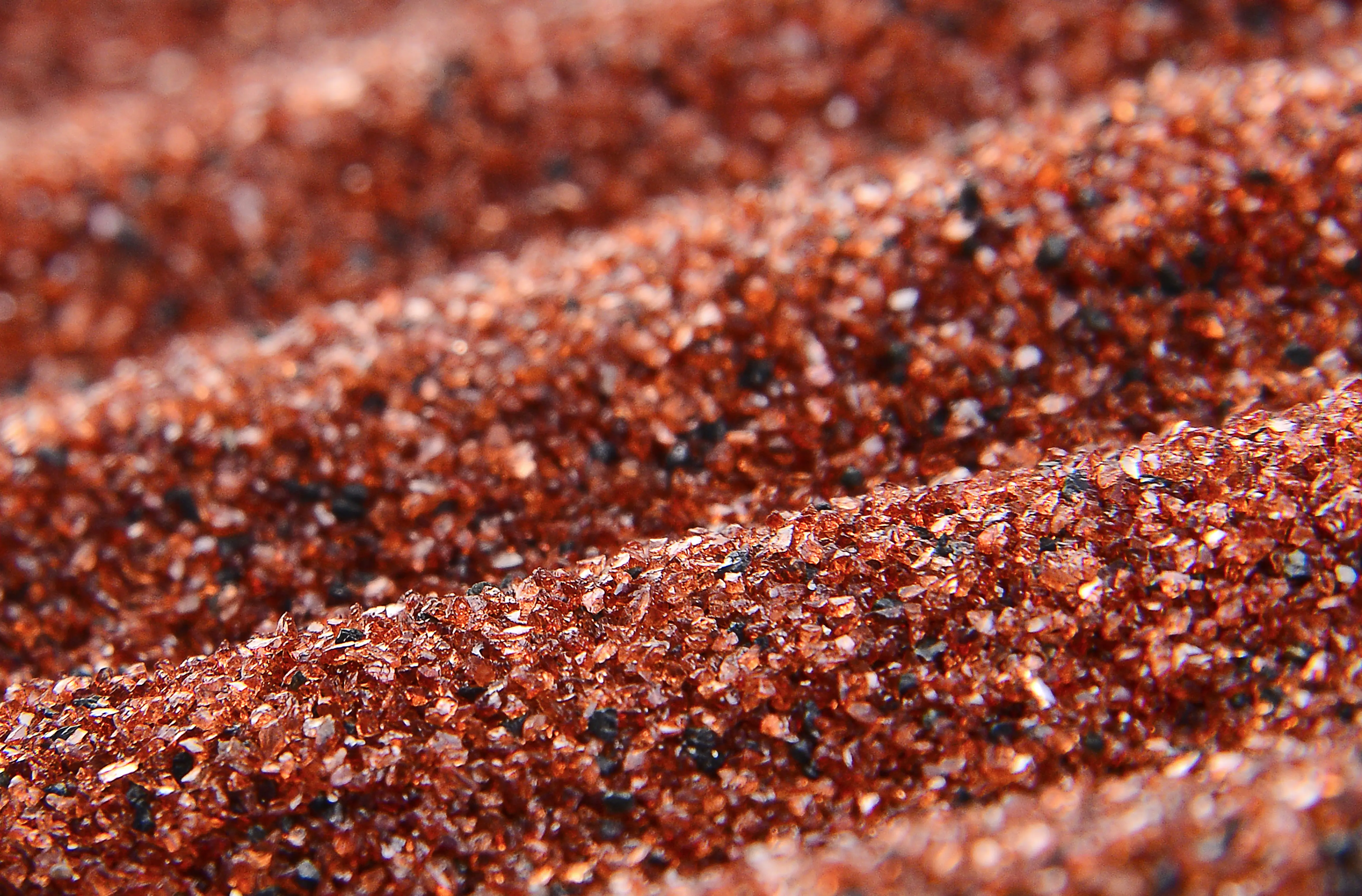 OneGarnet™ Strahlmittel (tiefroter Granat)