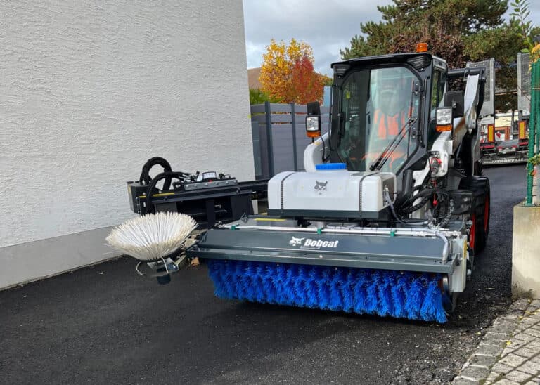 Kompaktlader S76 bei der AGV Toni SA