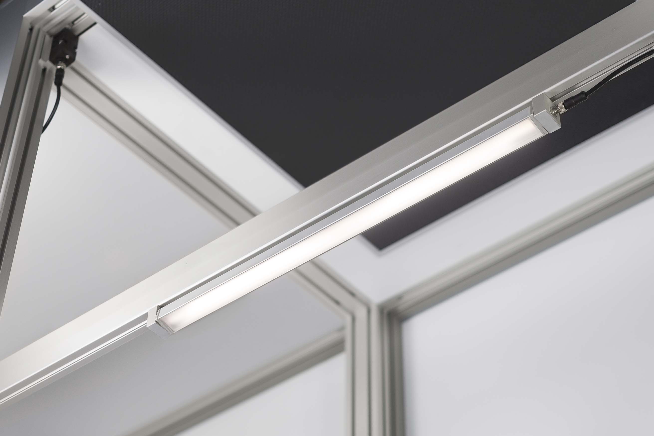 LED Machine Light Fitting 30W 40x40x940