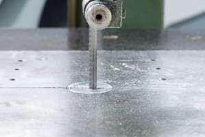 Vollautomatisches CNC-Sägen