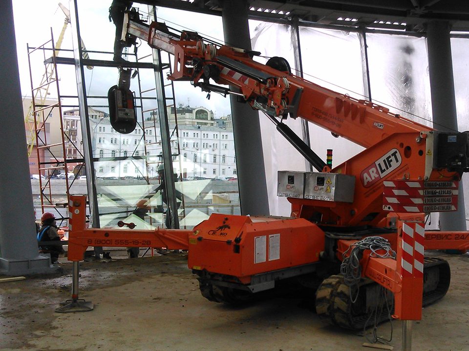 Minikran SPX527CDH im Einsatz