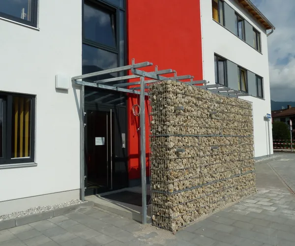 Überdachung aus Aluminium und Glas
