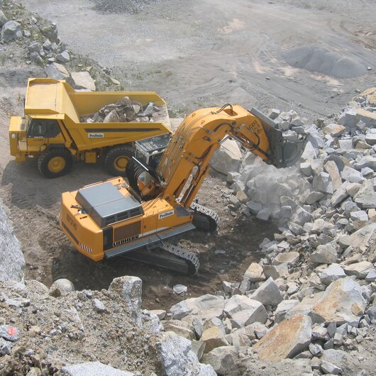 Bagger im Steinbruch Oberottendorf