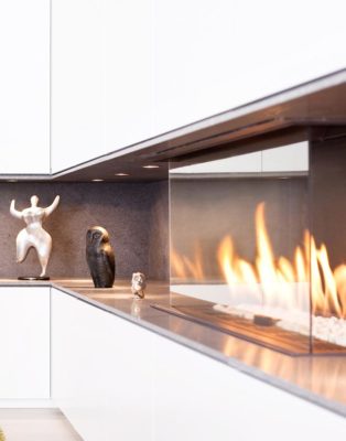 Einbauschrank mit Gaskamin