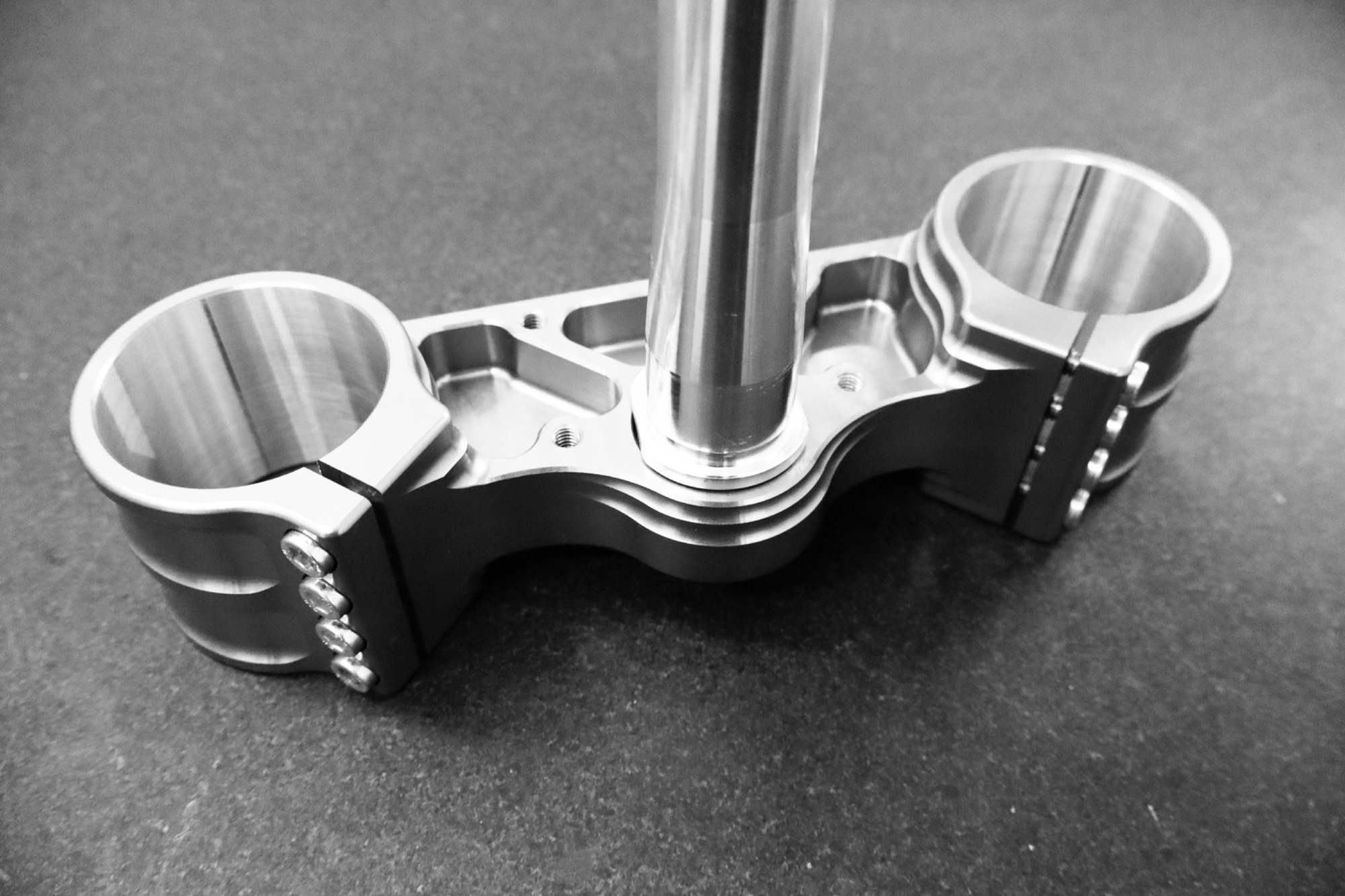 Gabelbrücke · 5-Achs gefräst, Aluminium