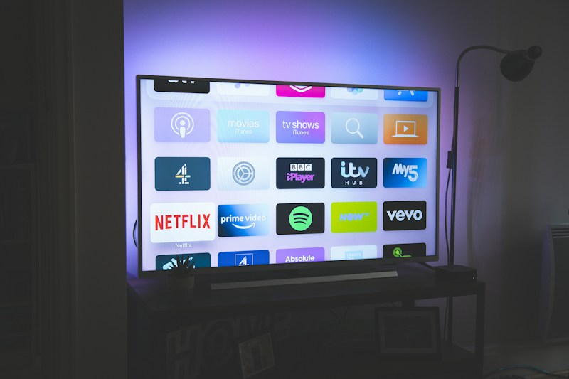TV-Geräte, Monitore & Audio