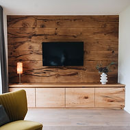 TV-Wand aus Eiche