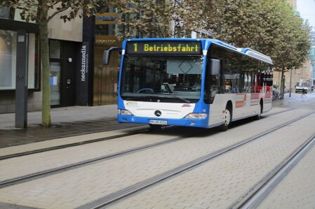 Farbasphalt im Gleisbau