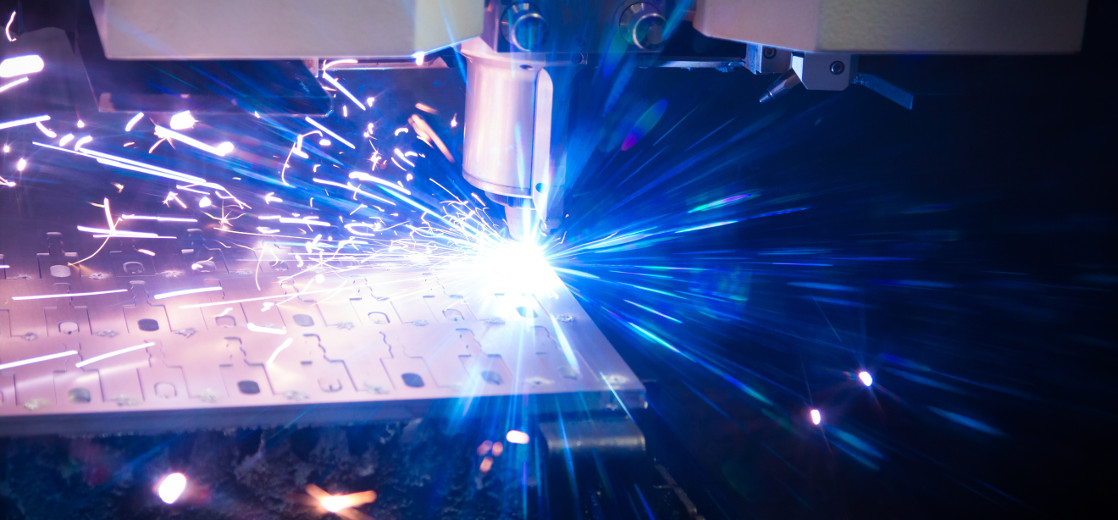Fertigung bei Weber Metalltechnik