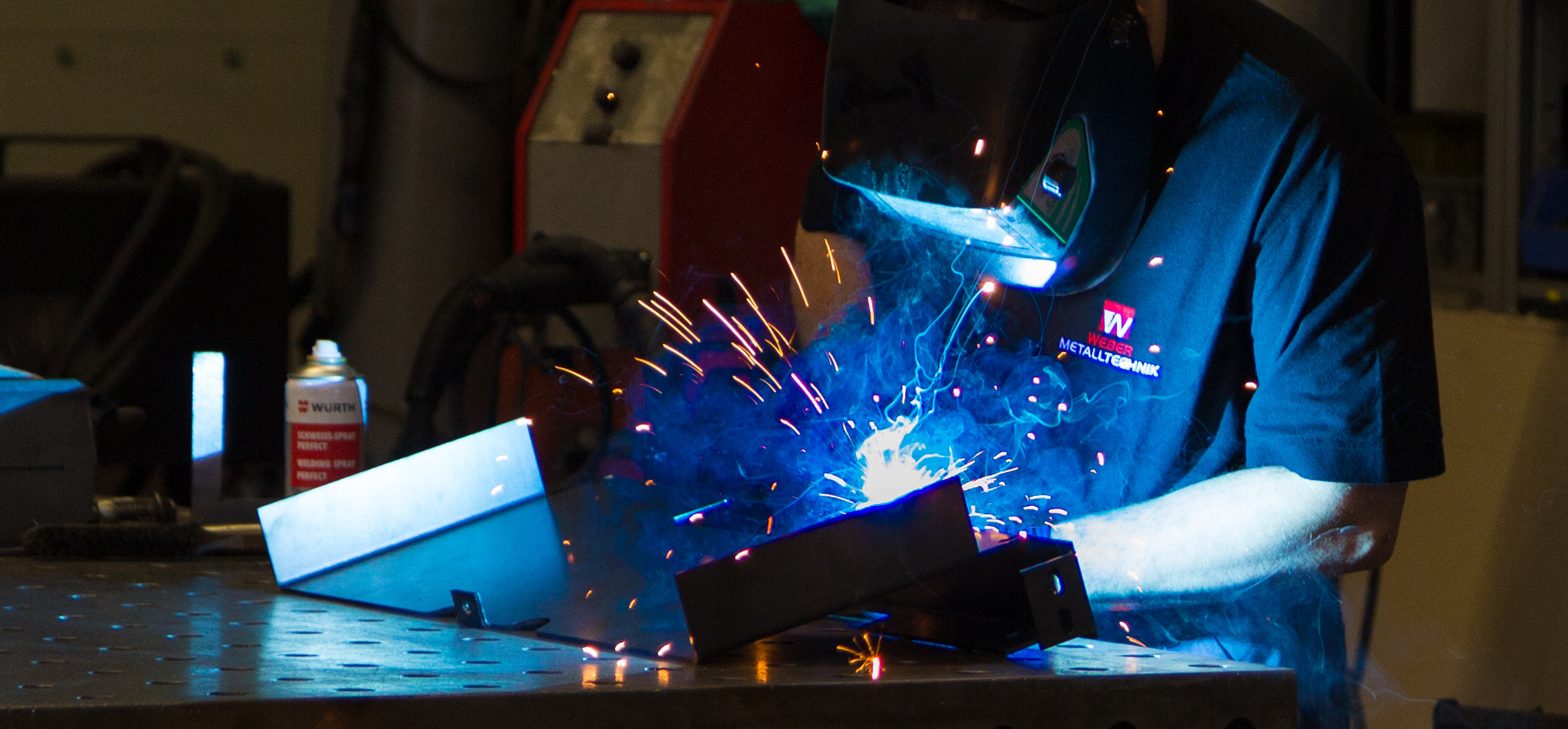 Fertigung bei Weber Metalltechnik