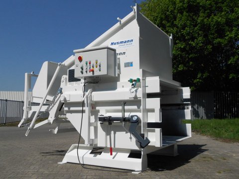 Stationäre Kurzbau-Presse mit Hub-Kippvorrichtung