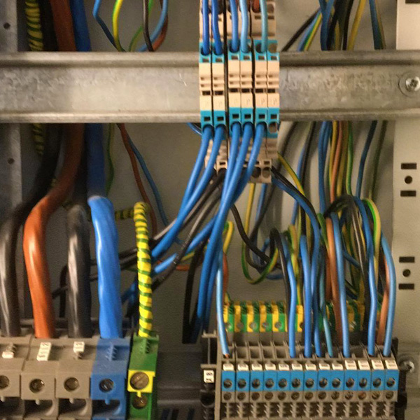 Elektrotechnik und Niederspannungsinstallation