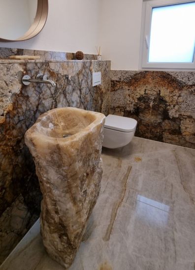 Waschtisch / Bad aus Naturstein