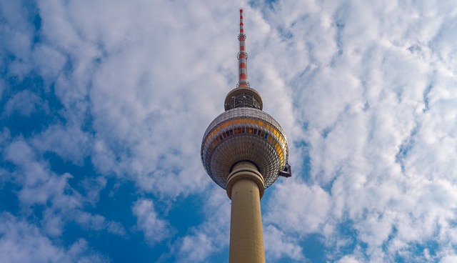 Fernsehturm Berlin mit Blitzableiter