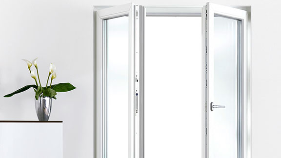 Moderne Fenster von REHAU