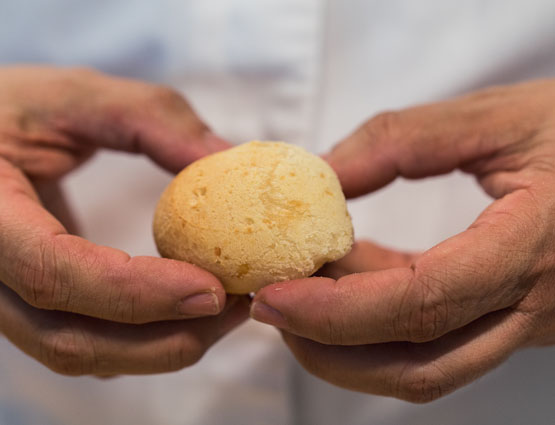 Pão de Queijo Käsebrötchen
