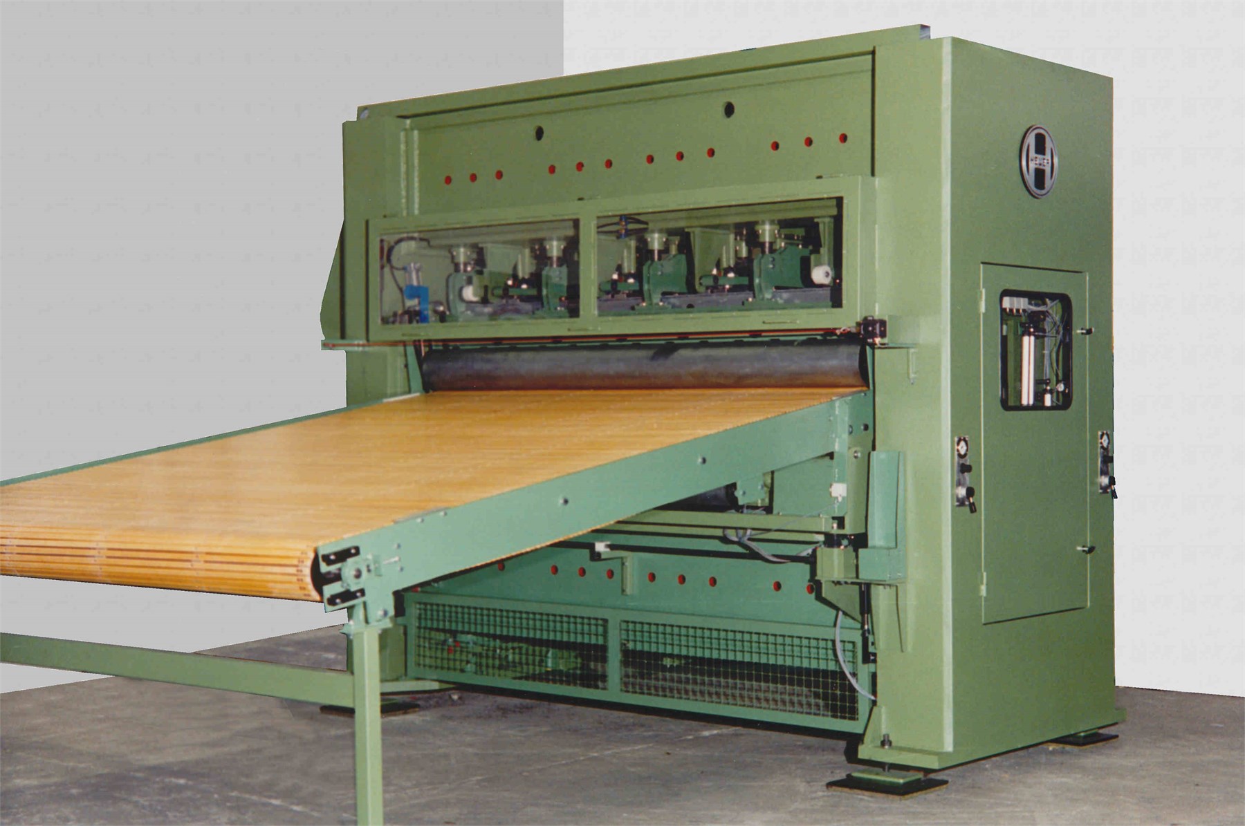 Needle-felt machine