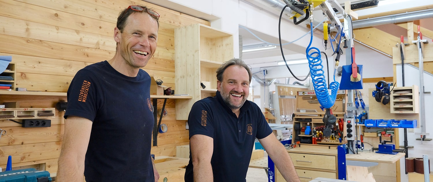 Montagetische bei den Kitzbüheler Werkstätten