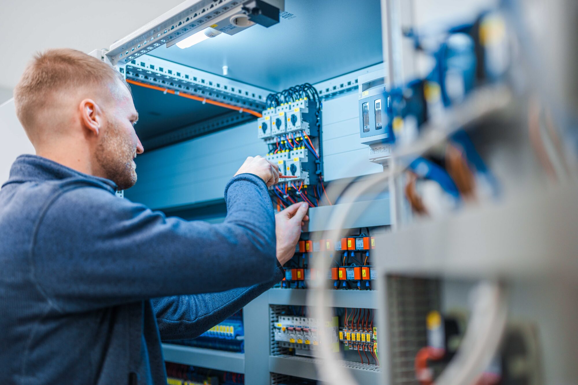 Projektumsetzung Elektroanlagenbau
