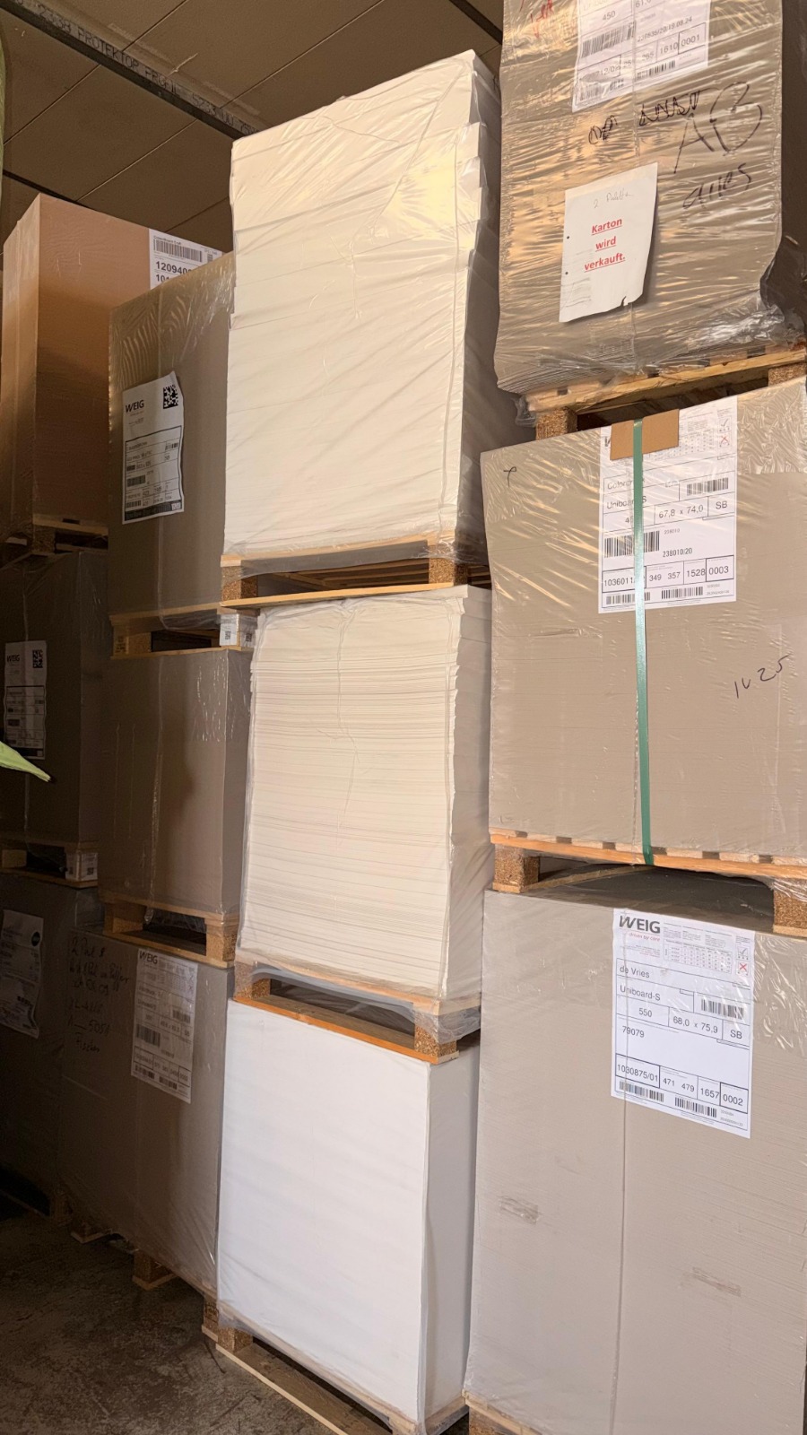 Duplex board on pallets