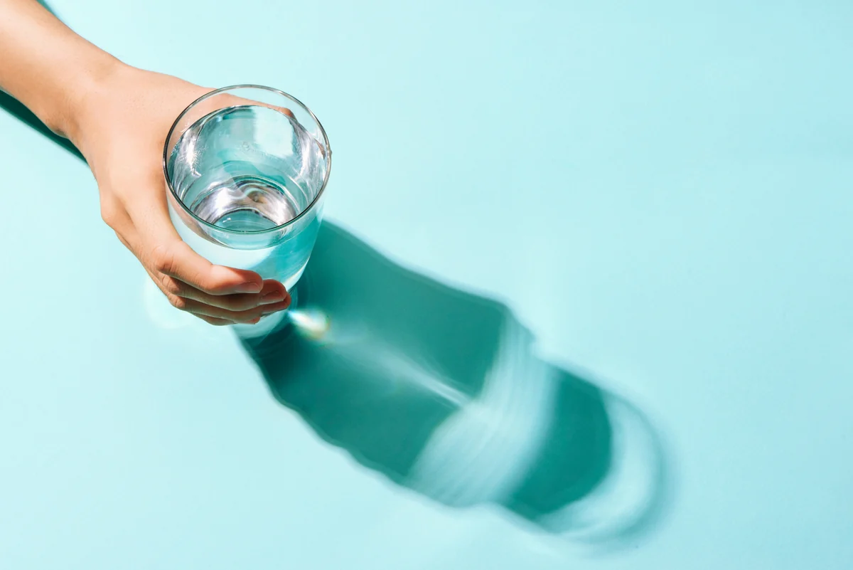 Aufbereitetes Wasser im Glas