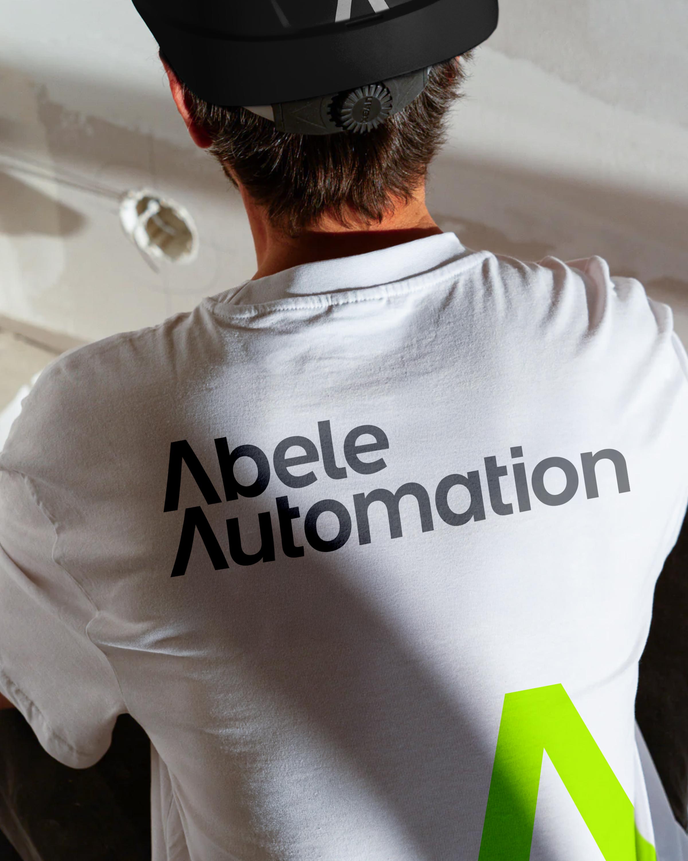 Ingenieurteam bei der Inbetriebnahme