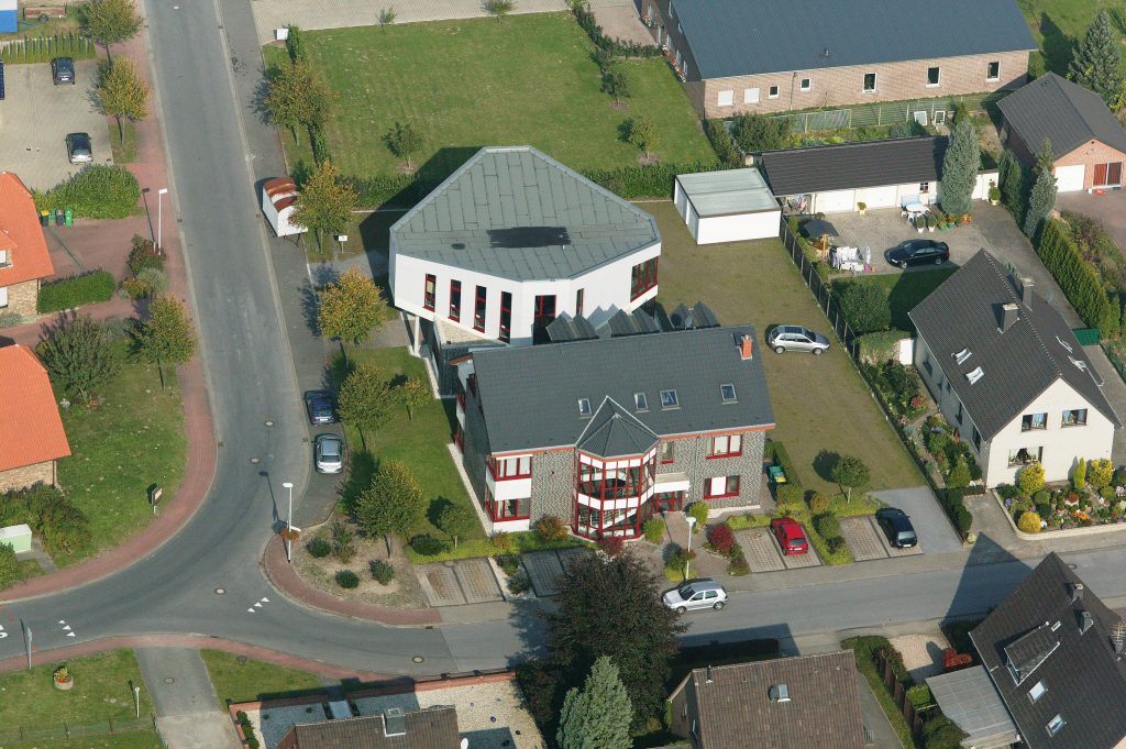 Historische Luftaufnahme des Laborgeländes in Issum-Sevelen