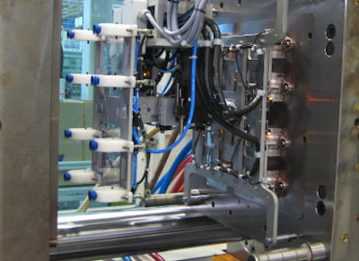 Entnahmesystem für Spritzgussmaschine
