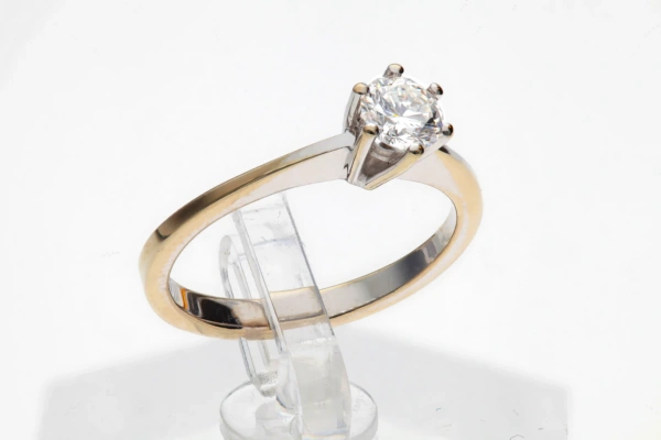 750 gold ring with 0.36 ct brilliant (H/VVS1)