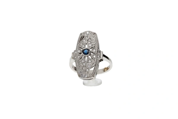 Ring in 950 platinum with gemstone and diamonds