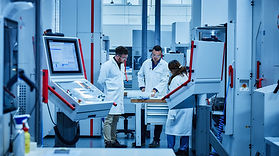 LouwersHanique – technisches Glas und Keramik
