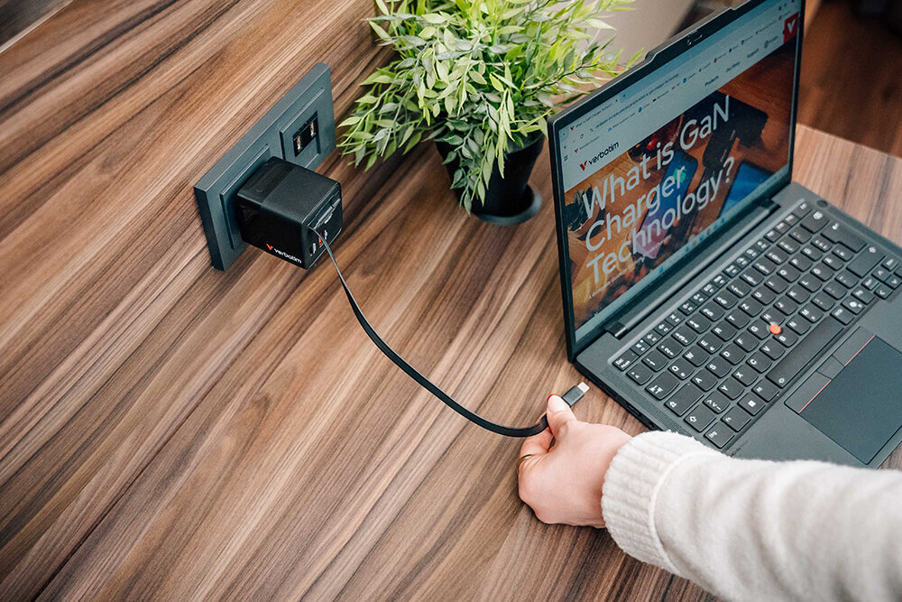 GaN-Ladegerät 65 W mit Kabel