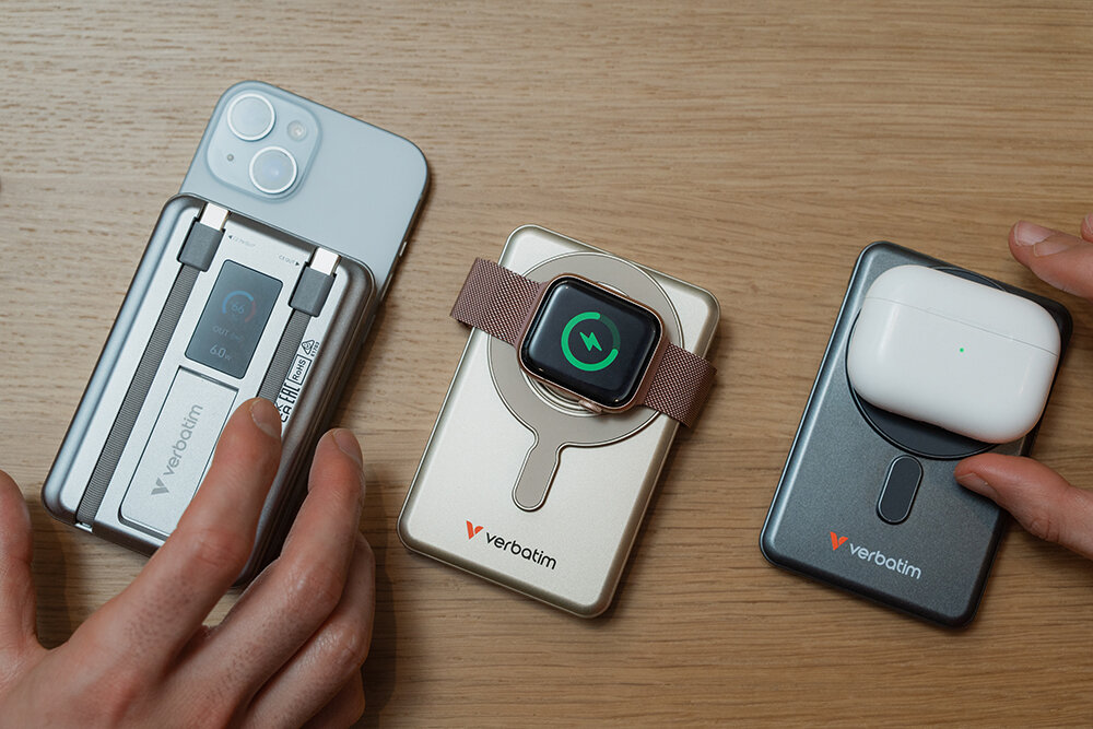 Powerbank mit zwei integrierten USB-C-Kabeln