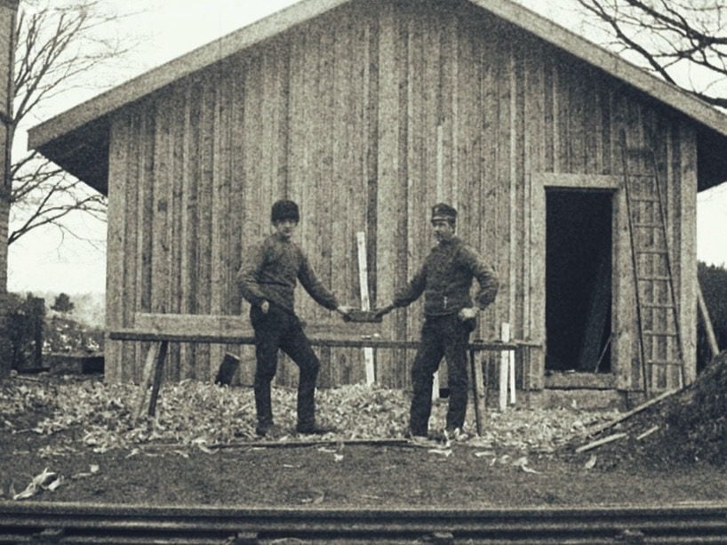 Firmengeschichte: Beginn in der Holzindustrie, Schweden 1920er
