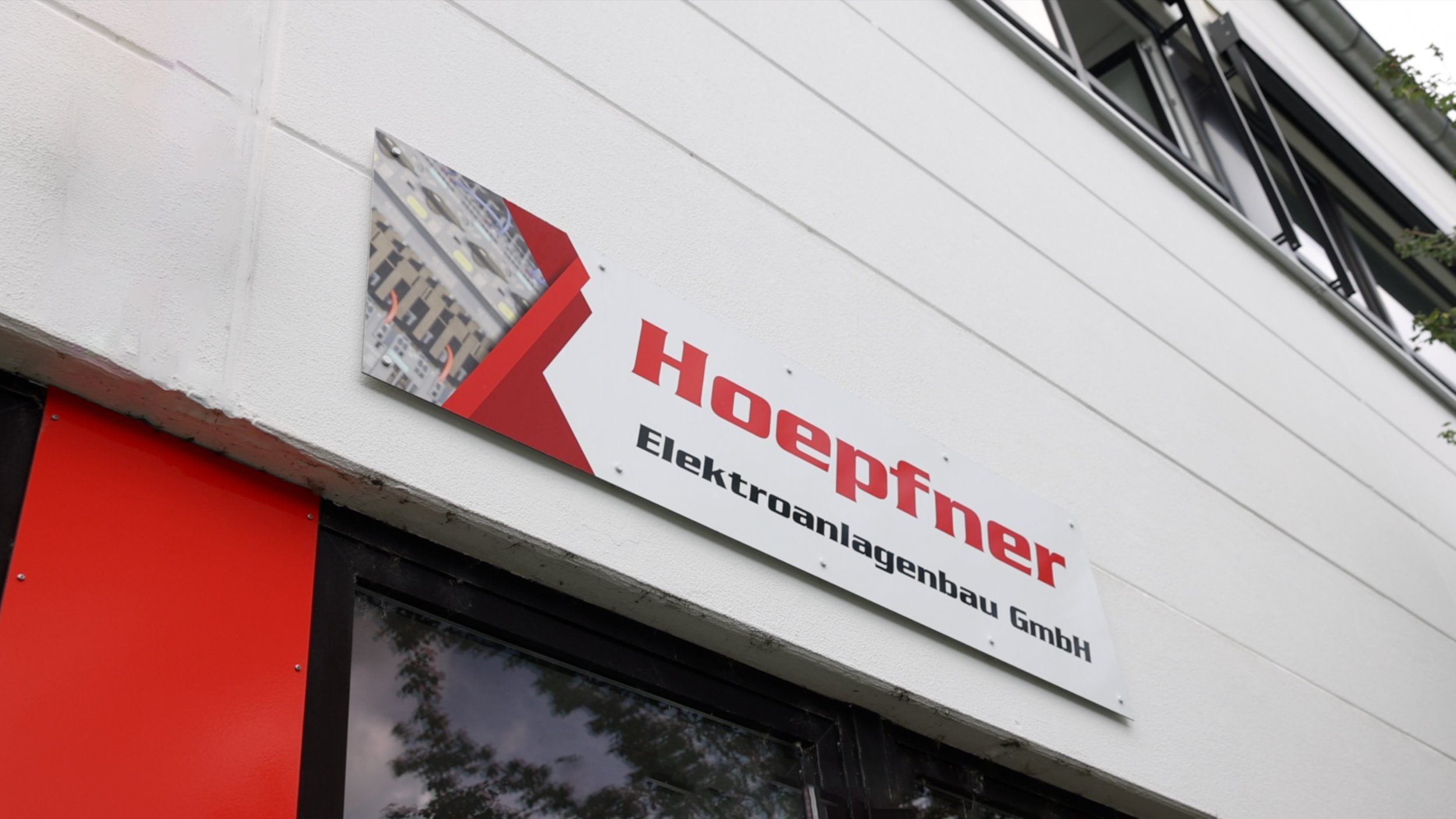 Firmenschild am Standort Kassel