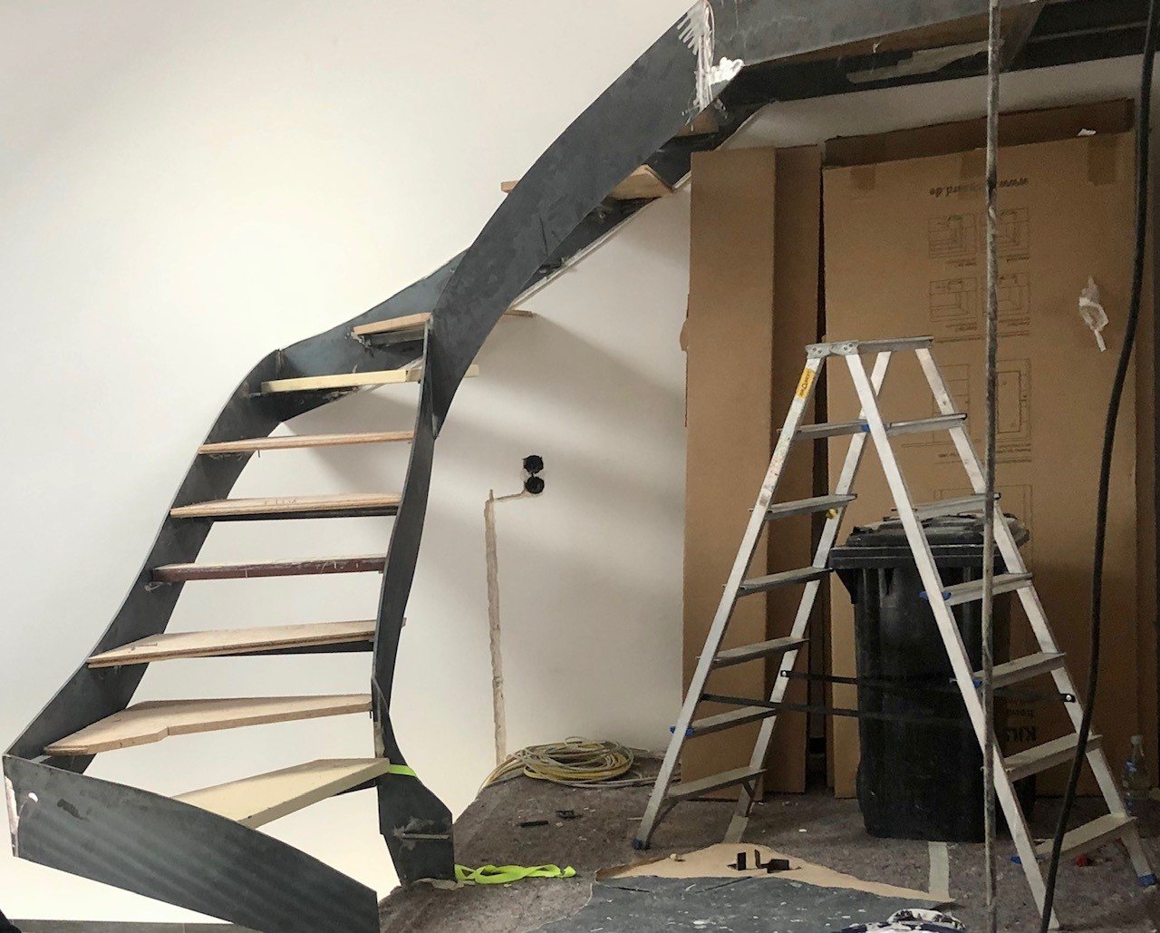 Stahltreppe in der Montage