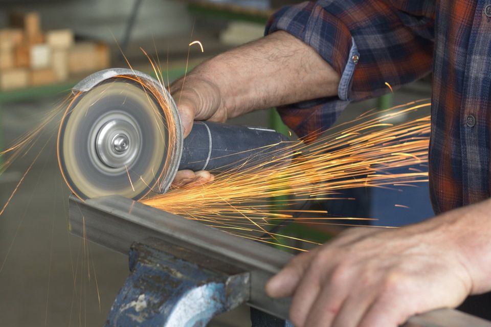 Schweißarbeit an Kunststoffbauteil