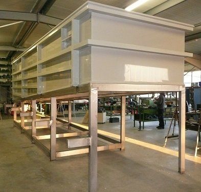 Behälter mit Stahlverstärkung