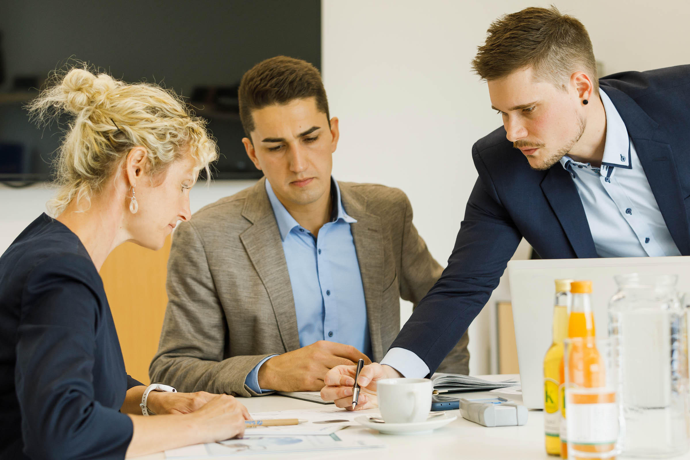 Teammitarbeiter bei einer Besprechung