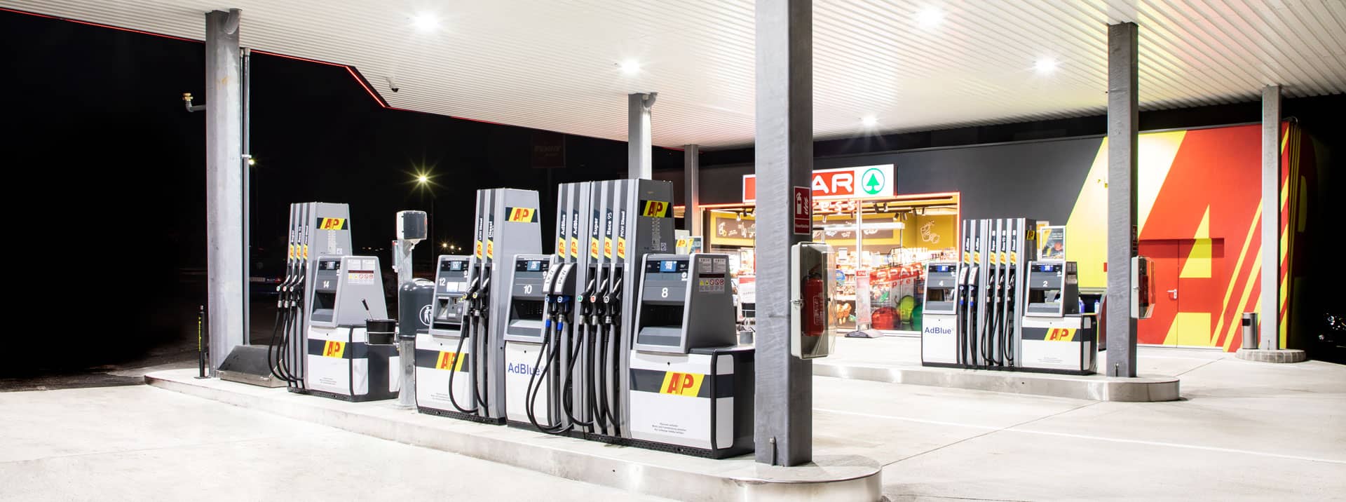Zapfsäulen AP-Tankstelle Flachau