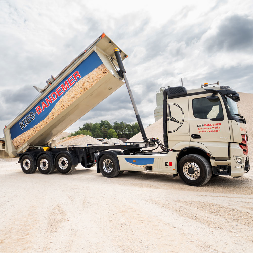 LKW- und Tieflader-Transporte