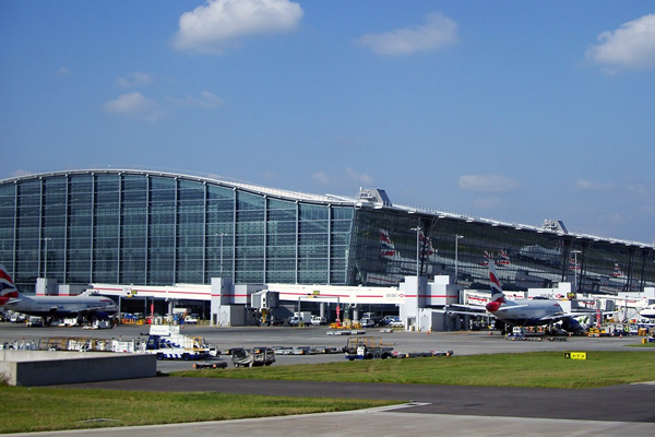 Glasfassade Flughafen London Heathrow
