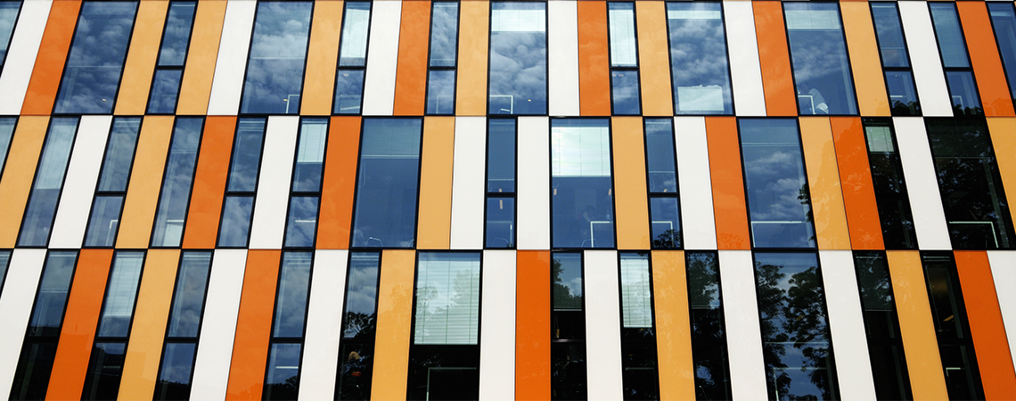 Farbige Glasfassaden / Solarmodule (ColorQuant solar technology)