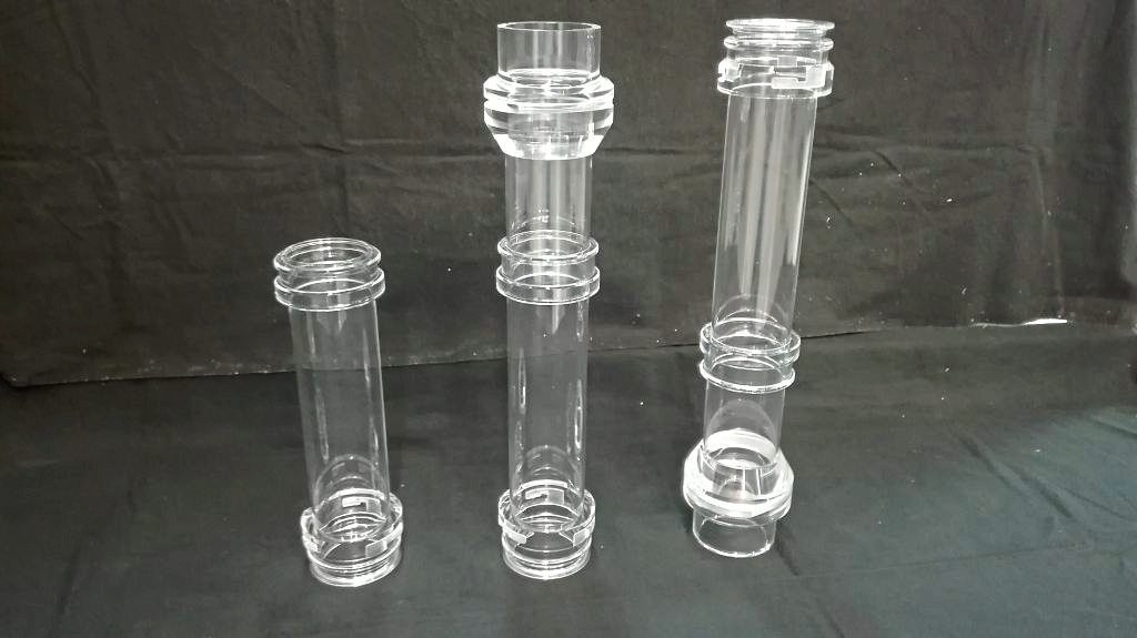 Kleine Plexiglas-Röhren