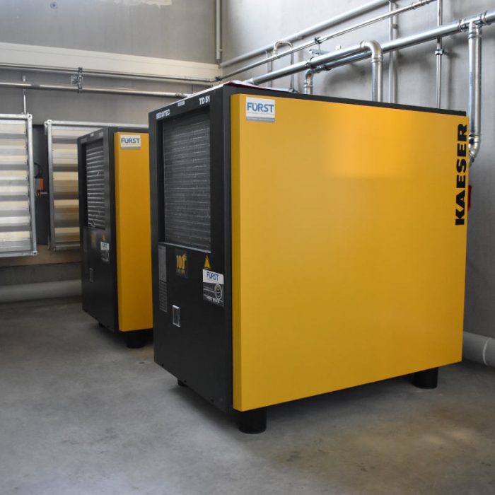 Zwei Schraubenkompressoren ASD 50 (25 kW)