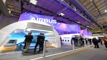 Besucher der Aircraft Interiors Expo
