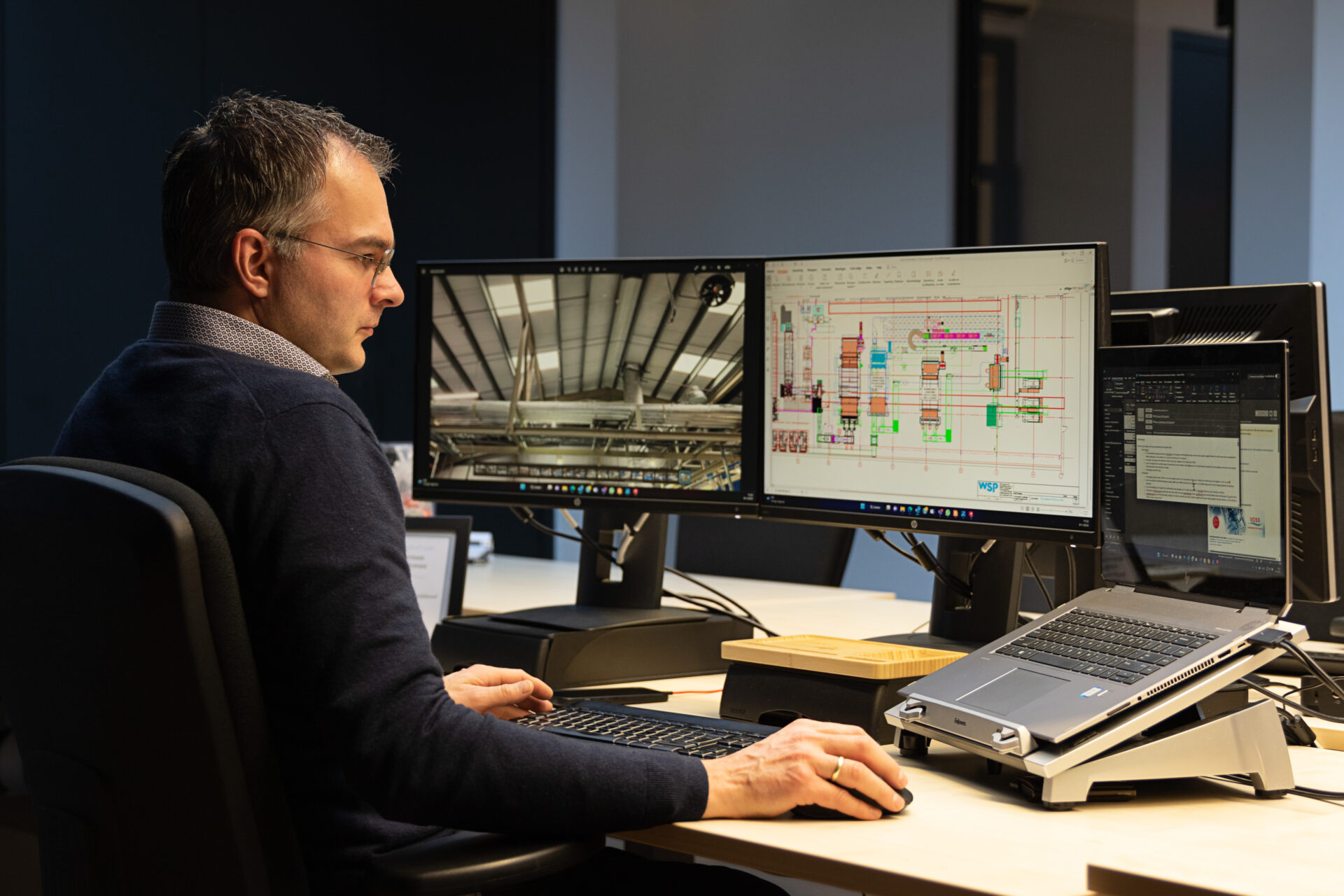 Projektmanagement und Installation vor Ort.