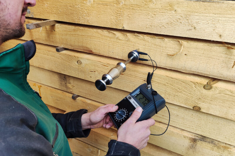 Wood moisture measurement