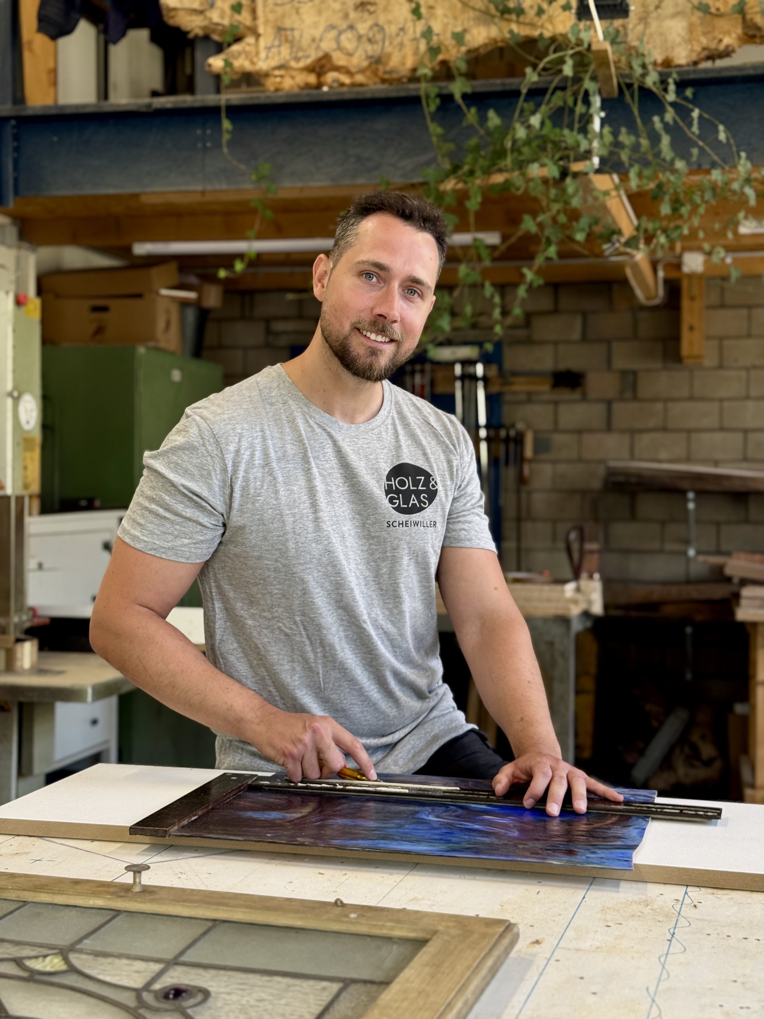 Manuel Scheiwiller in der Werkstatt