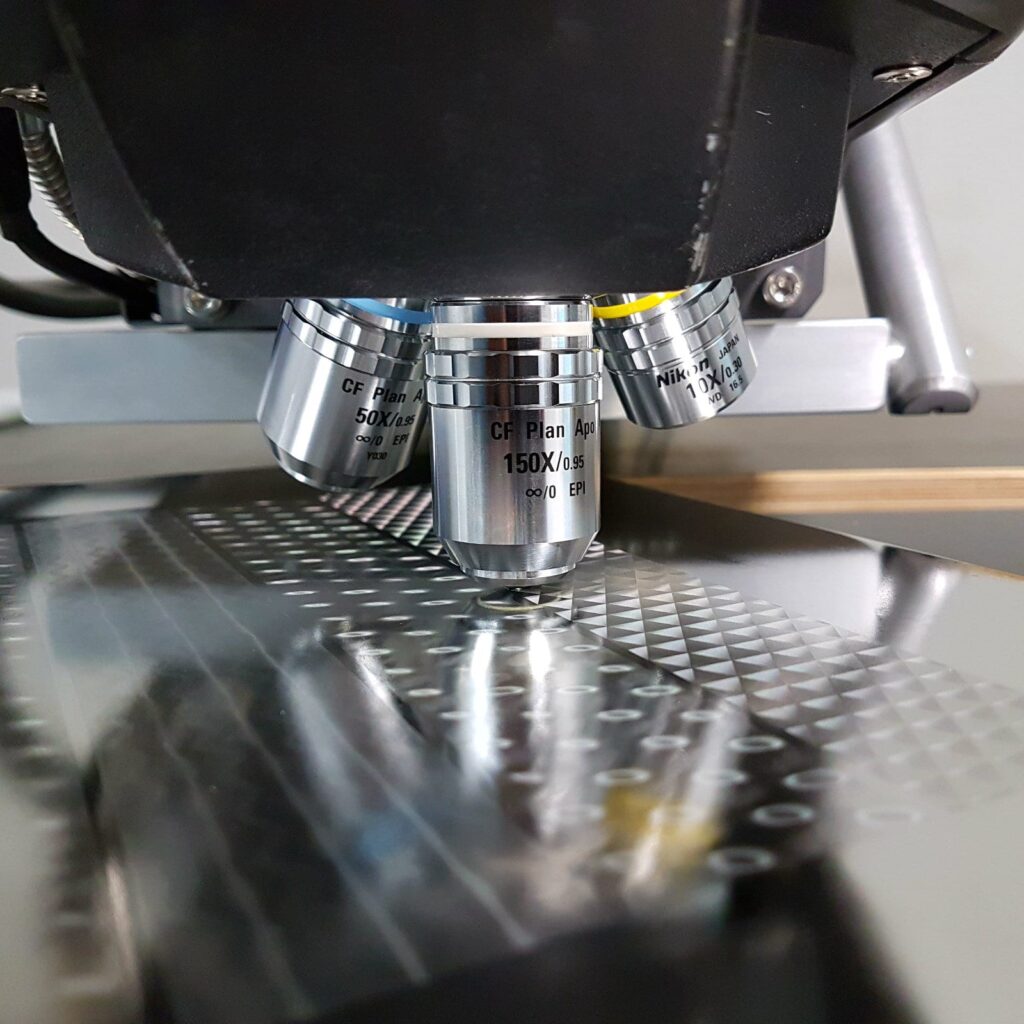 Labor-Qualitätsprüfung mit 3D-Mikroskop